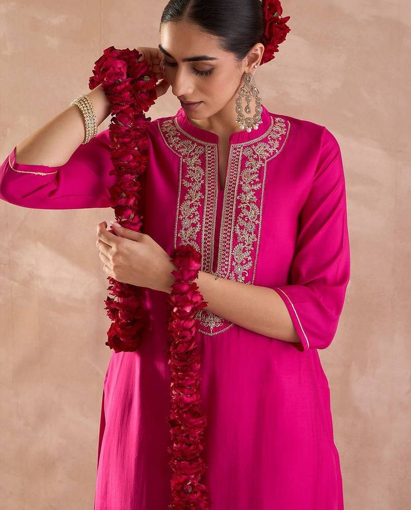 Pink floral embroidered straight zari work kurta