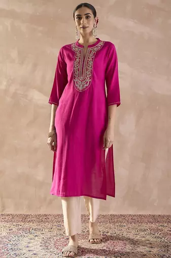 Pink floral embroidered straight zari work kurta