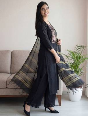 Black women ethnic motifs embroidered thread work cotton kurta with palazzos & with dupatta 3