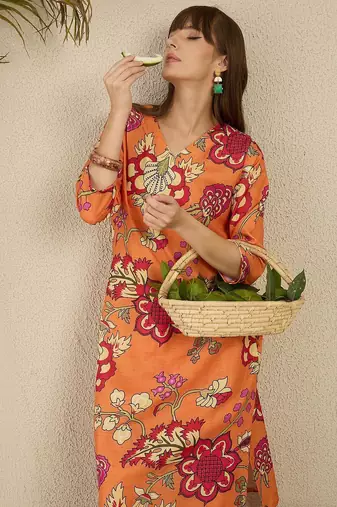Orange floral screen printed v-neck straight kurta with trousers