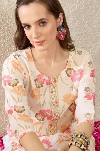 Cream women floral printed thread work floral kurta
