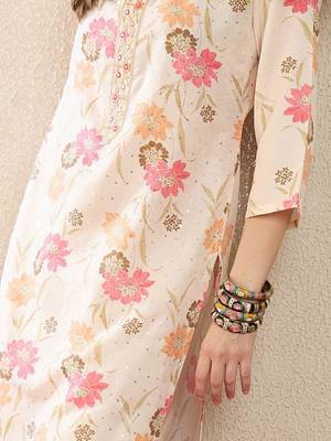 Cream women floral printed thread work floral kurta 3