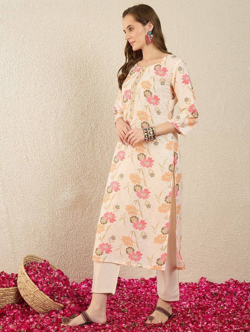 Cream women floral printed thread work floral kurta