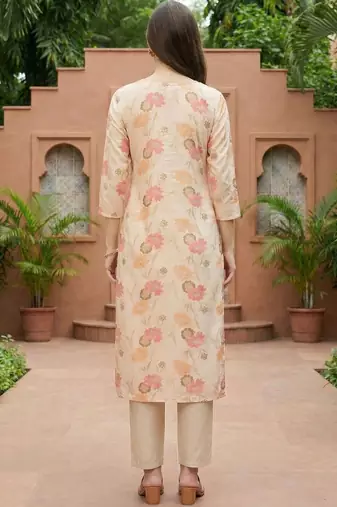 Cream women floral printed thread work floral kurta