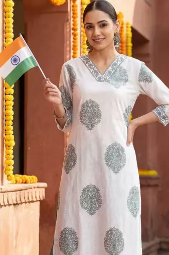 White women floral printed floral kurta