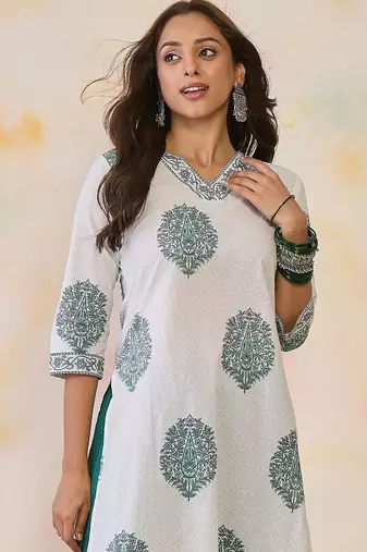 White women floral printed floral kurta