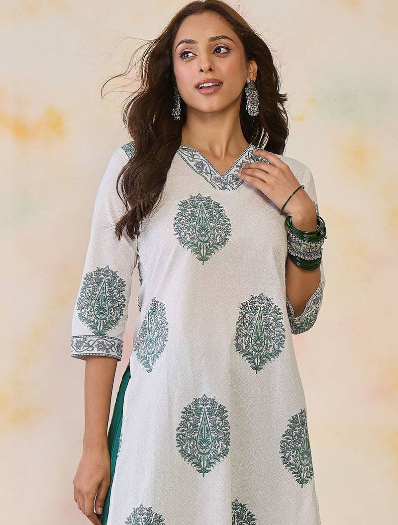 White women floral printed floral kurta