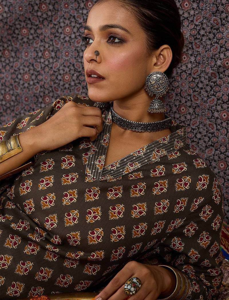 Grey women ethnic motifs printed sequinned kurta