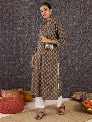 Grey women ethnic motifs printed sequinned kurta 5