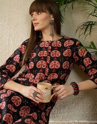 Black women ethnic motifs printed kurta 2