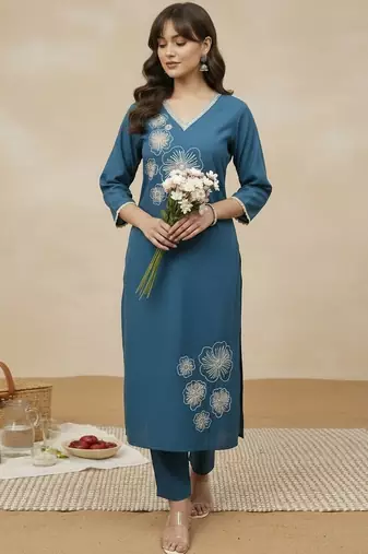 Blue women floral embroidered regular thread work kurta with trousers