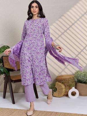 Purple women floral printed cotton kurta with trousers & with dupatta 3
