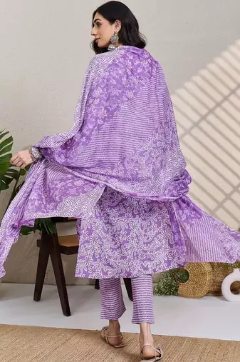 Purple women floral printed regular pure cotton kurta with trousers & with dupatta