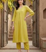 Lime green women pleated kurta with trousers