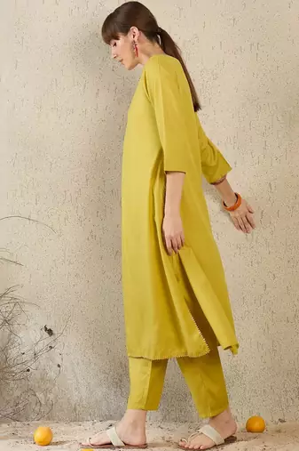 Lime green women pleated kurta with trousers