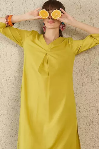 Olive women solid kurta with trouser