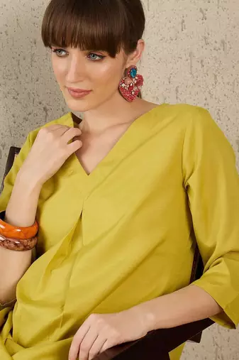 Olive women solid kurta with trouser