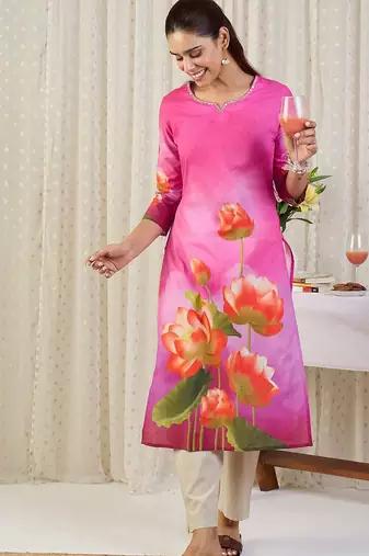 Pink women floral printed round neck straight kurta