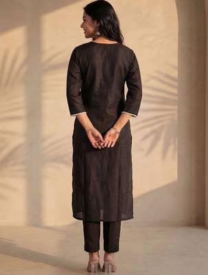 Black women ethnic motifs embroidered thread work kurta 3
