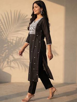 Black women ethnic motifs embroidered thread work kurta 5