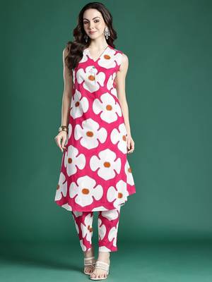 Pink floral printed pleated cotton kurta with trousers 1