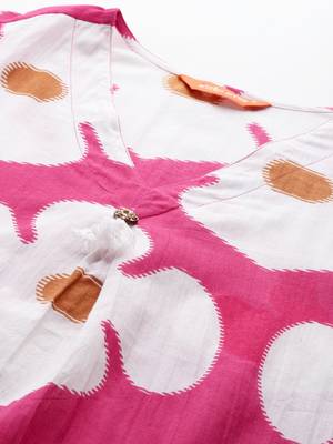 Pink floral printed pleated cotton kurta with trousers 2