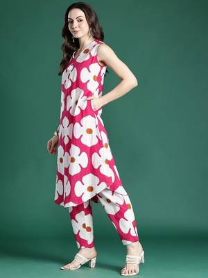 Pink floral printed pleated cotton kurta with trousers 4