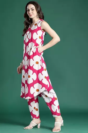 Pink floral printed pleated pure cotton kurta with trousers