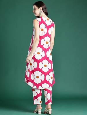 Pink floral printed pleated cotton kurta with trousers 5