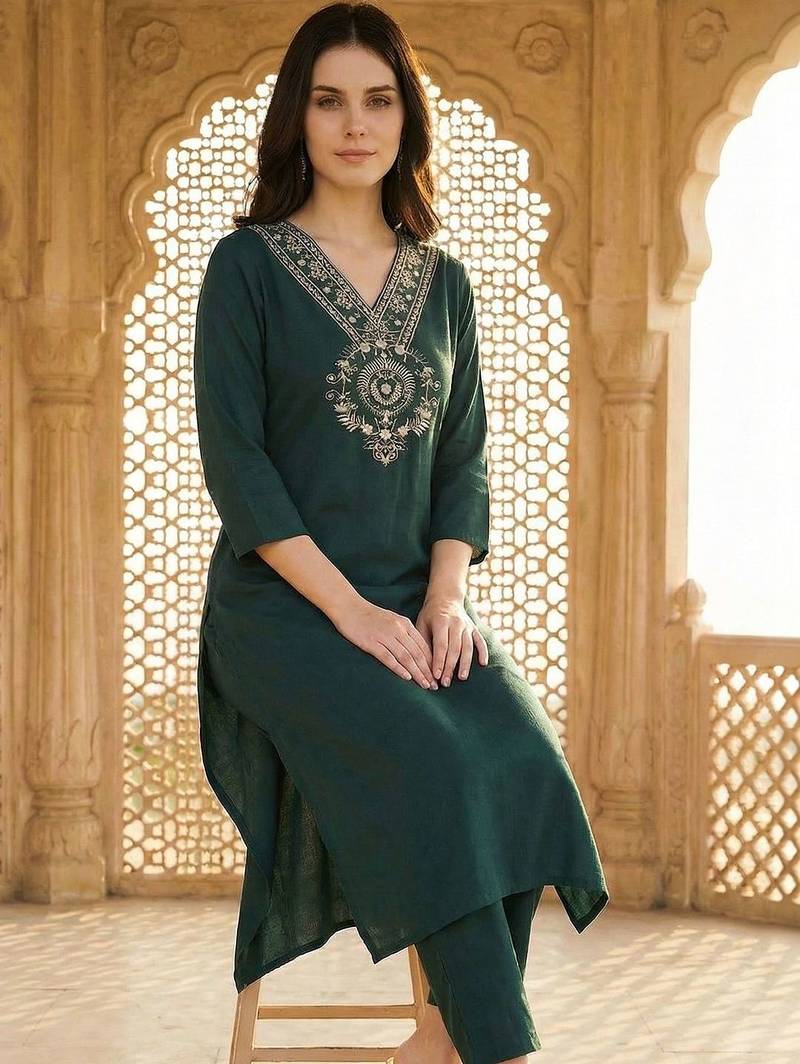 Green women ethnic motifs embroidered regular thread work kurta with trousers