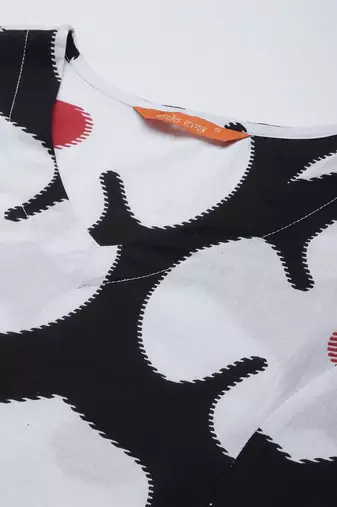 Black black and white floral printed pure cotton  kurta with trousers