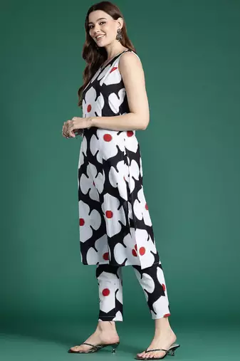 Black black and white floral printed pure cotton  kurta with trousers