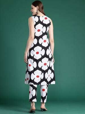 Black black and white floral printed cotton kurta with trousers 5