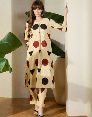 Beige women printed cotton kurta with trousers 1