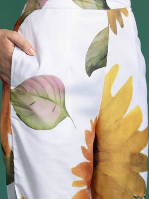 Off white floral printed kurta with trousers 3
