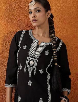 Black floral embroidered notch neck thread work straight kurta 2