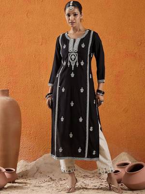 Black floral embroidered notch neck thread work straight kurta 3