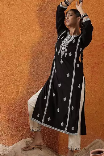 Black floral embroidered notch neck thread work straight kurta