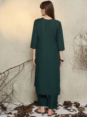 Green pleated v-neck a-line kurta with trousers 4