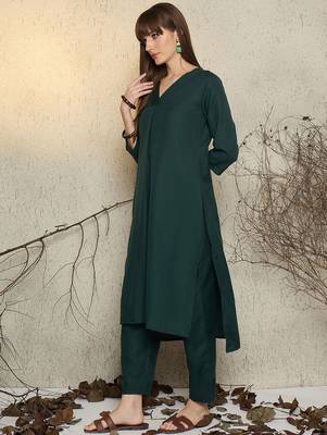 Green pleated v-neck a-line kurta with trousers 5