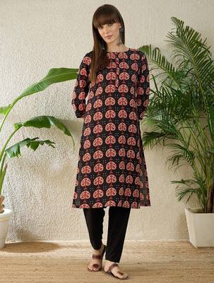 Black women ethnic motifs printed kurta 1