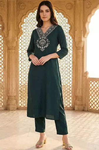Green women ethnic motifs embroidered regular thread work kurta with trousers