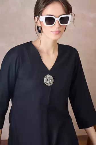 Black women regular liva kurta with trousers