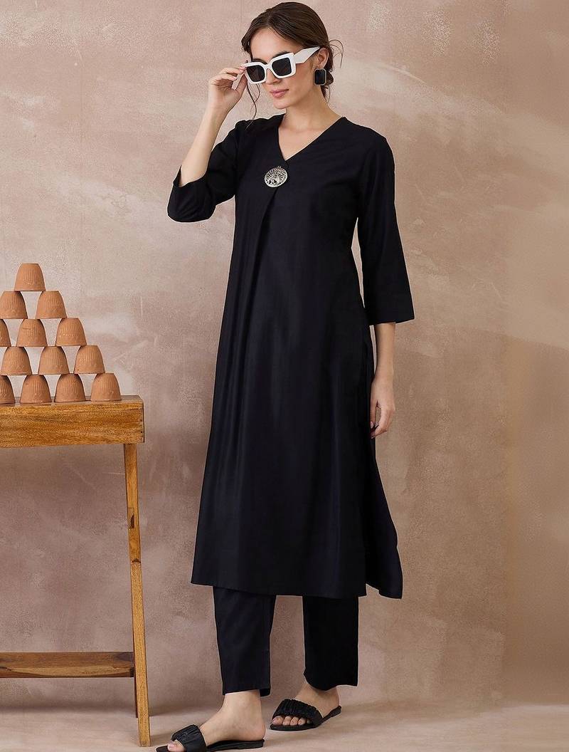Black women regular liva kurta with trousers