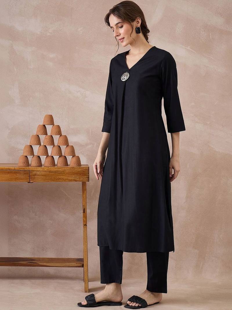 Black women regular liva kurta with trousers