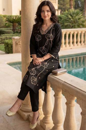 Black women floral embroidered regular thread work kurta with trousers
