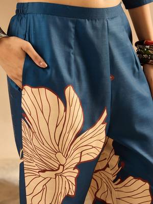 Teal women floral printed straight kurta with trousers 4