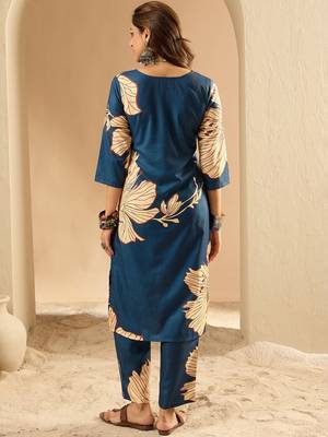 Teal women floral printed straight kurta with trousers 5