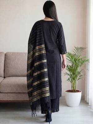 Black women ethnic motifs embroidered thread work kurta with palazzos & dupatta 5