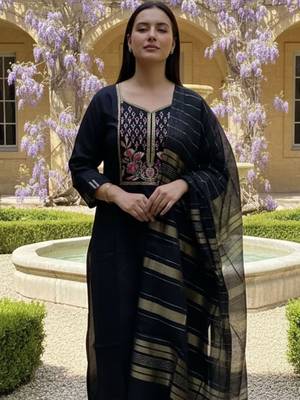 Black women ethnic motifs embroidered thread work cotton kurta with palazzos & with dupatta 4